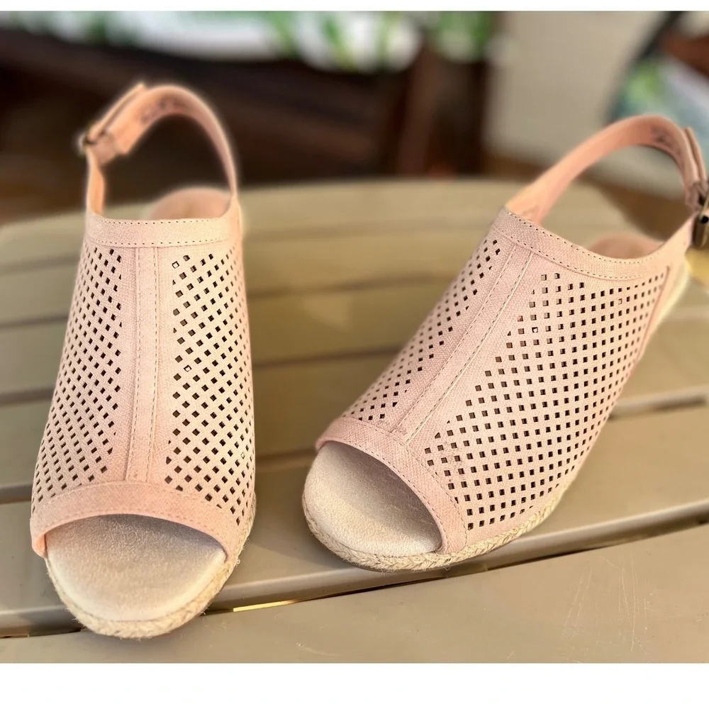 Easy Street Stacy Blush Pink Linen Perforated Wedge Sandals Womens 6.5 W Wide